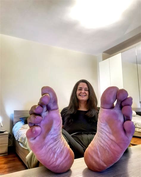 mature footjob|Footjob